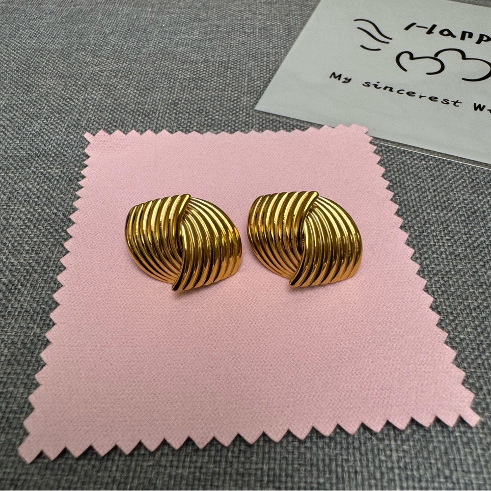 ✨Vintage Amelia Gold Earrings |StainlessSteel 18K PVD Gold tone GOODREVIEW - Picture 6 of 15